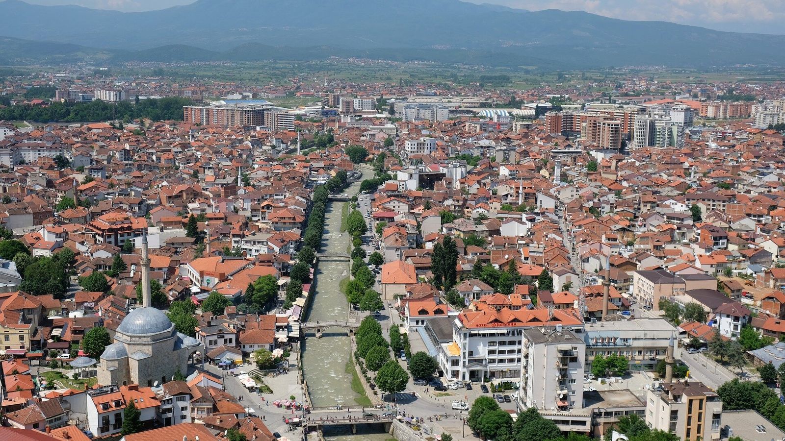 在Kosovo\n租车